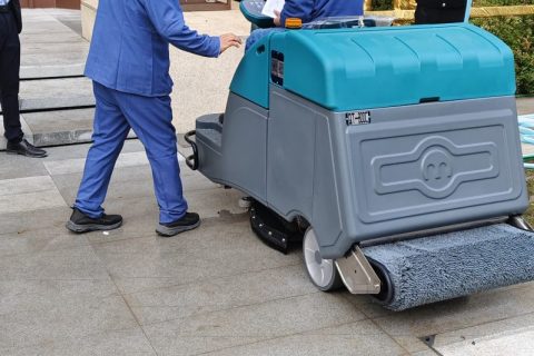 商业清洁好帮手：多功能洗地机，洗拖双效更省力