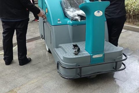 物业小区清洁神器：大型洗地机，让清洁工作更轻松