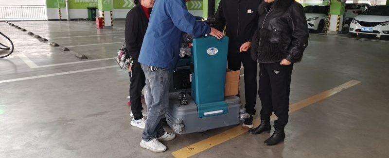 拥有这款洗地车，让你的清洁工作变得轻松又愉快