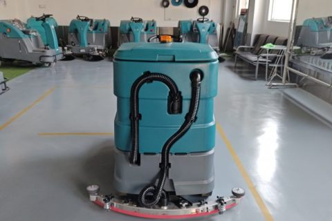 租还是买？驾驶式洗地车全生命周期成本测算，这样选最省钱！