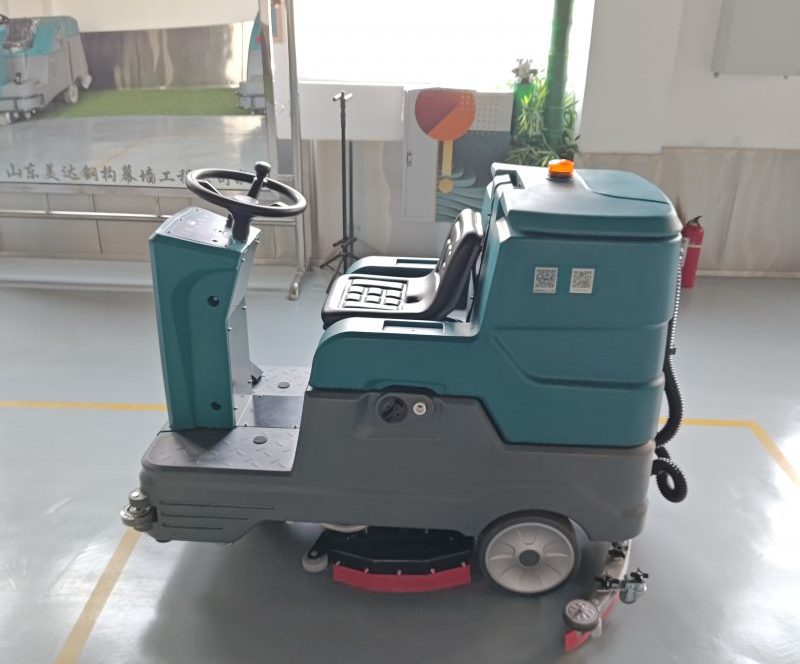 60L“巨腹”洗地车登场：大容量污水箱如何重塑大型空间清洁效率？"