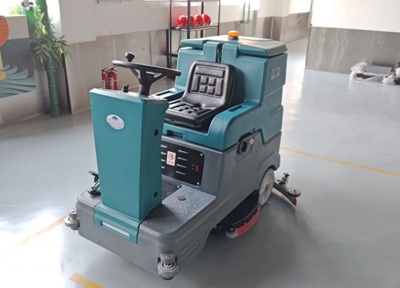 铅酸vs锂电洗地车怎么选?企业必看的动力方案适配指南