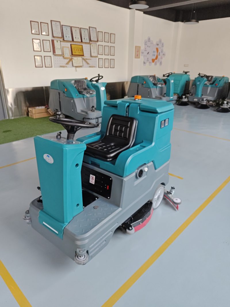 双刷洗地车新标杆!430mm盘+1200mm吸扒,5000㎡/h高效覆盖