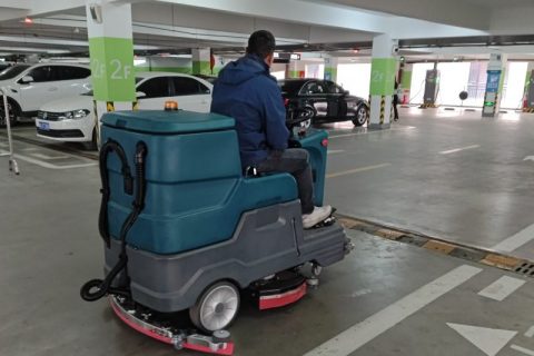 双刷盘洗地 vs 单刷盘：430mm双轮驱动如何让小区石材重获新生？