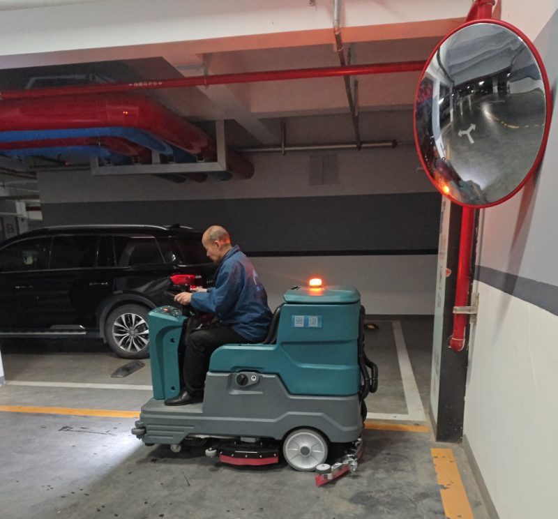 物业清洁成本革命：高效洗地车如何让每平米清洁费直降40%？