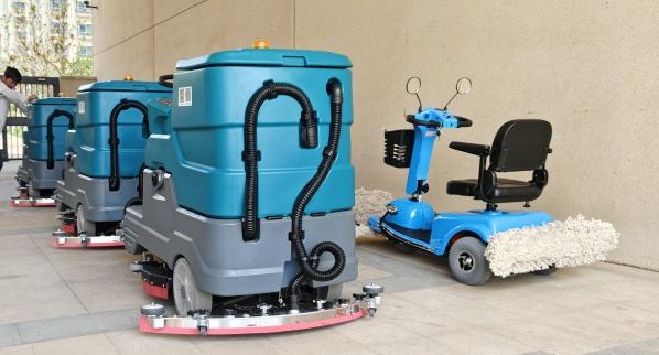 驾驶式洗地车的“隐形力量”:让每一寸地面焕发新生