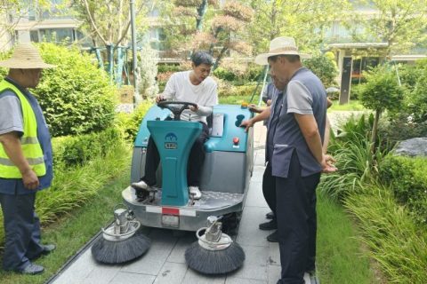 物业采购扫地车避坑指南：选对厂家，省下三成成本还赢得好口碑！