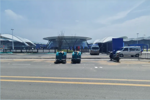 从“人工清扫”到“设备集群”：清晨雨拖地车如何接管中原国际会展中心开荒战？