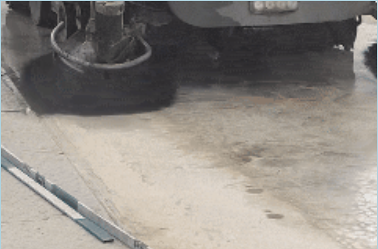 从“人工清扫”到“设备集群”：清晨雨拖地车如何接管中原国际会展中心开荒战？