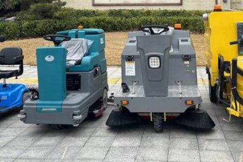 清晨雨洗地机+扫地机共五台设备，交付万科金领九如意