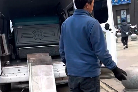 郑州清晨雨再赴宏江翰苑，复购设备彰显客户信赖